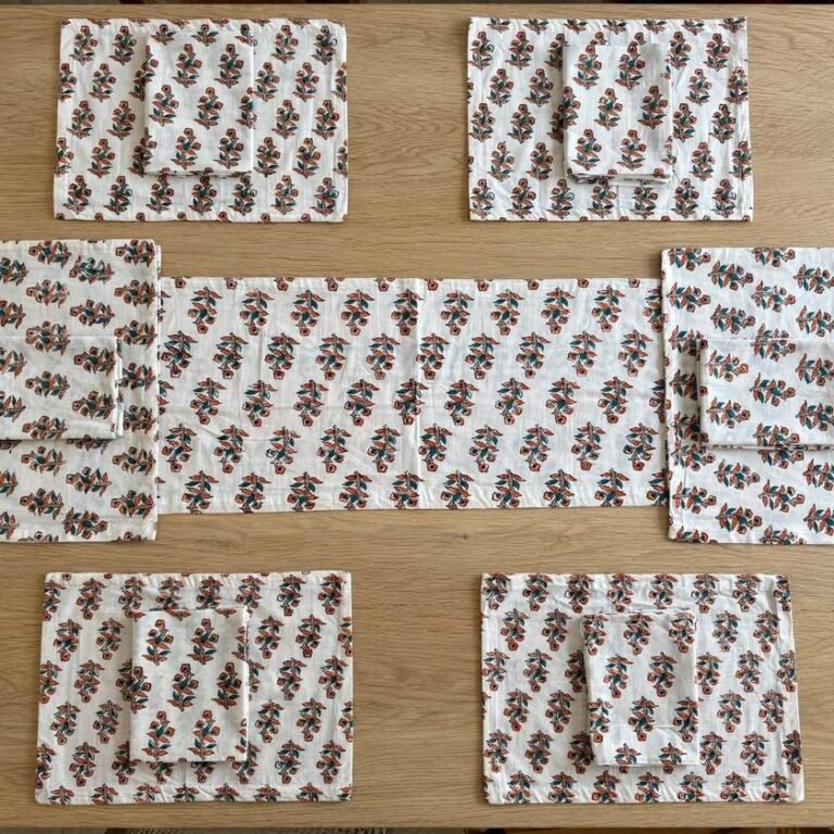 Guldasta Table Linen